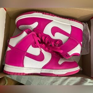Used w Nike dunks High size 8 pink